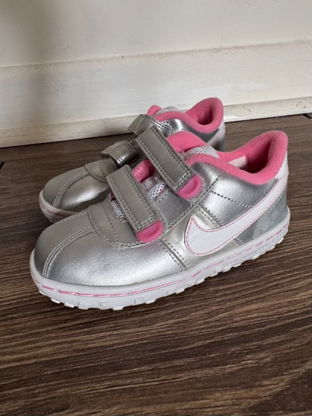 Nike Girls Silver Pink Velcro Sneakers 8C NEW